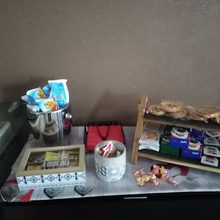 Emmanueli65 Fronte Clinica Per 5 Matrimoniale 2 Singoli 1 Divano Letto Piacenza Kültér fotó