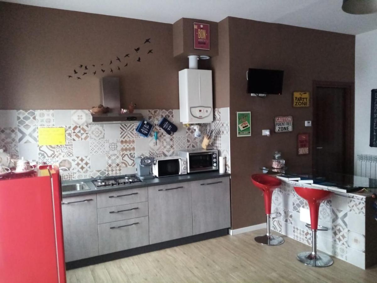 Emmanueli65 Fronte Clinica Per 5 Matrimoniale 2 Singoli 1 Divano Letto Piacenza Kültér fotó